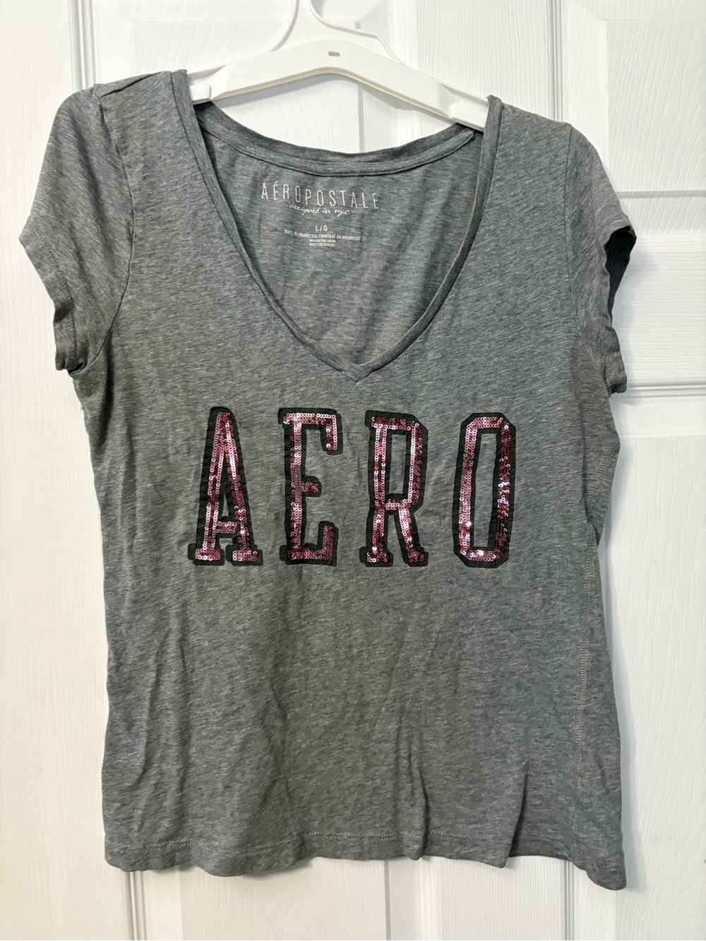 Aeropostale Gray Short Sleeve Tee with Pink Sequin AERO